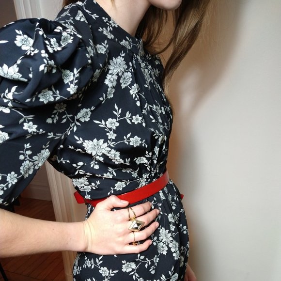 Gathered Sleeve Blouse from CO blakck with off white flowers - Picture 7 of 10